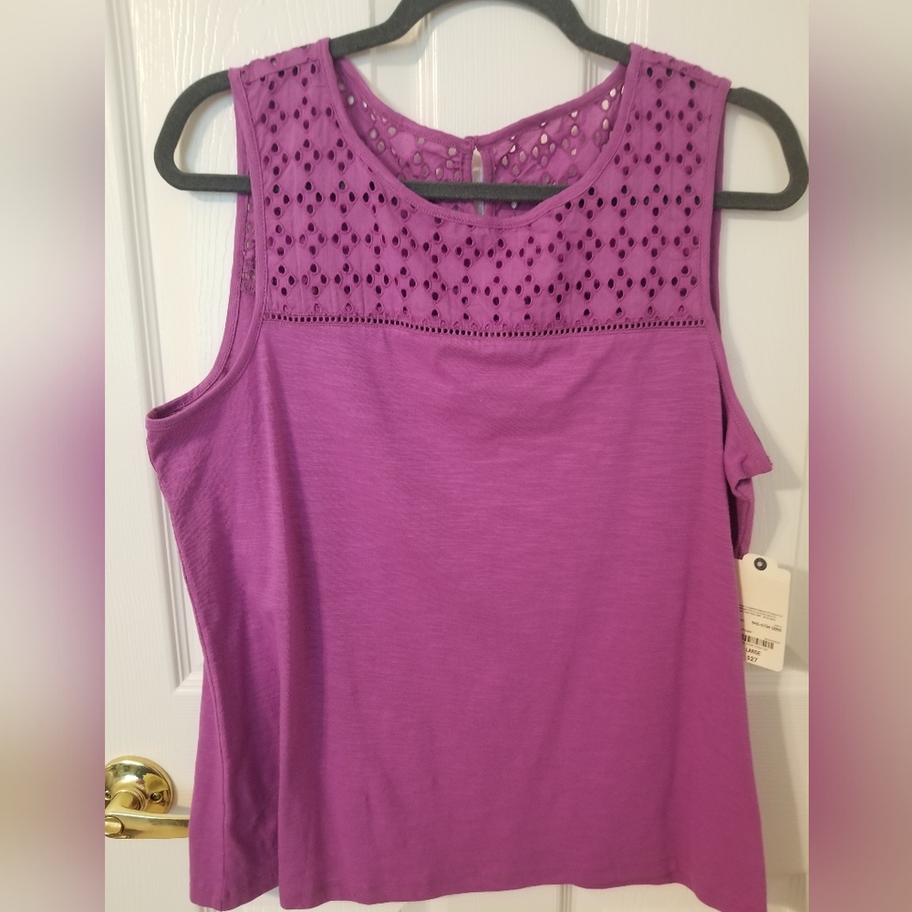 Women's sleeveless top